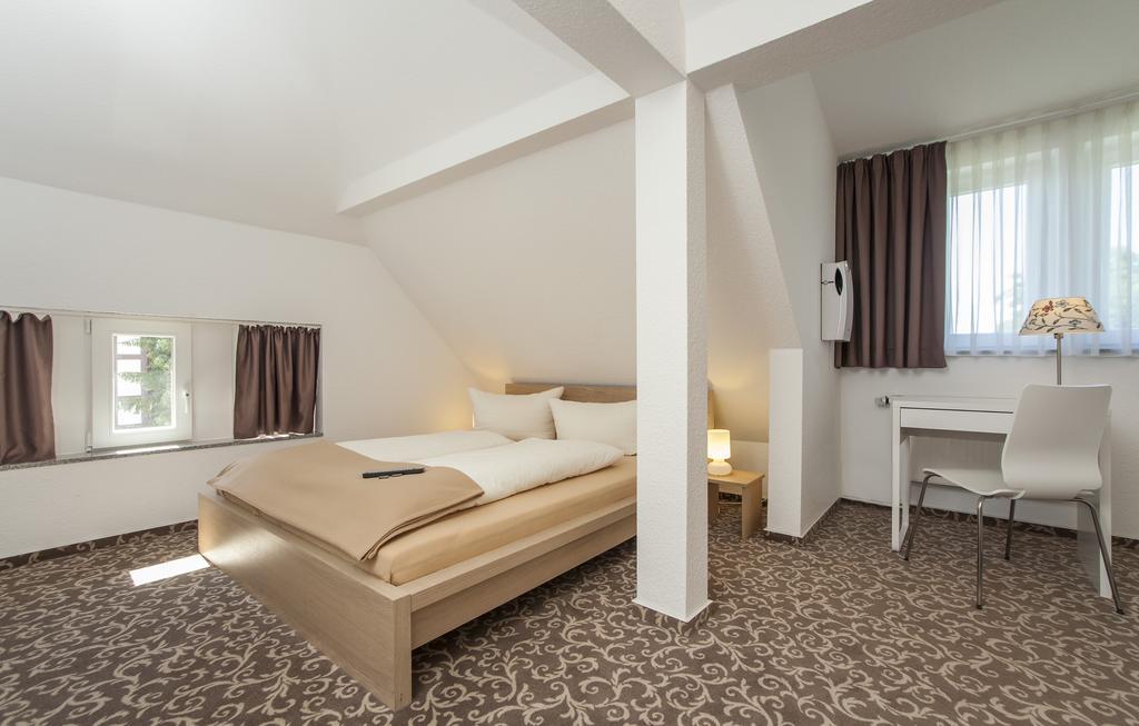 Pension Lok-Inn Walluf Δωμάτιο φωτογραφία