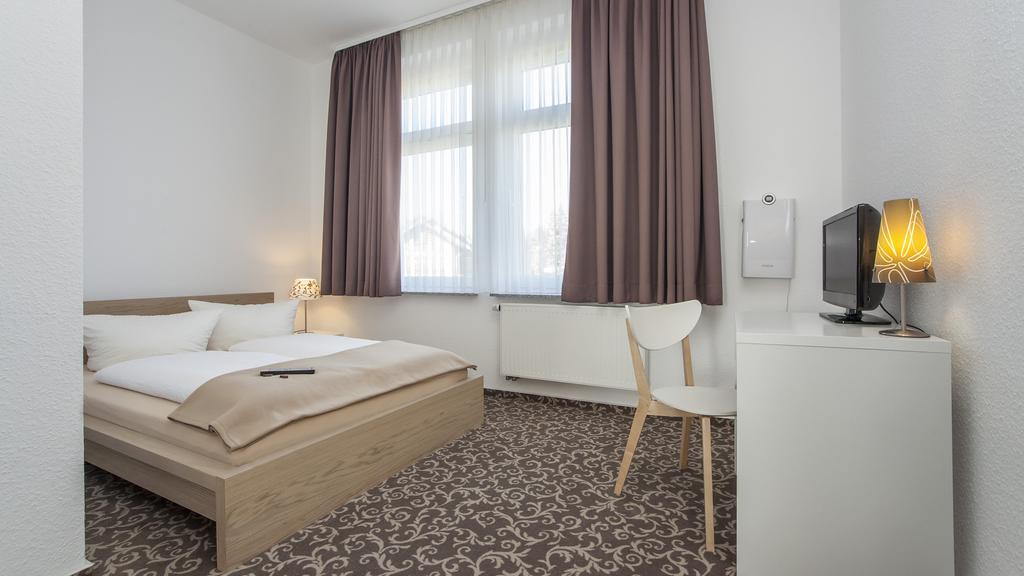 Pension Lok-Inn Walluf Δωμάτιο φωτογραφία
